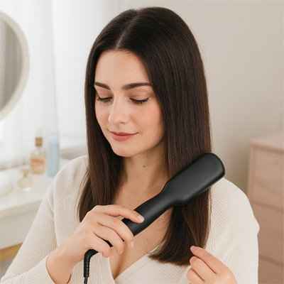 Brosse lissante chauffante technologie ionique